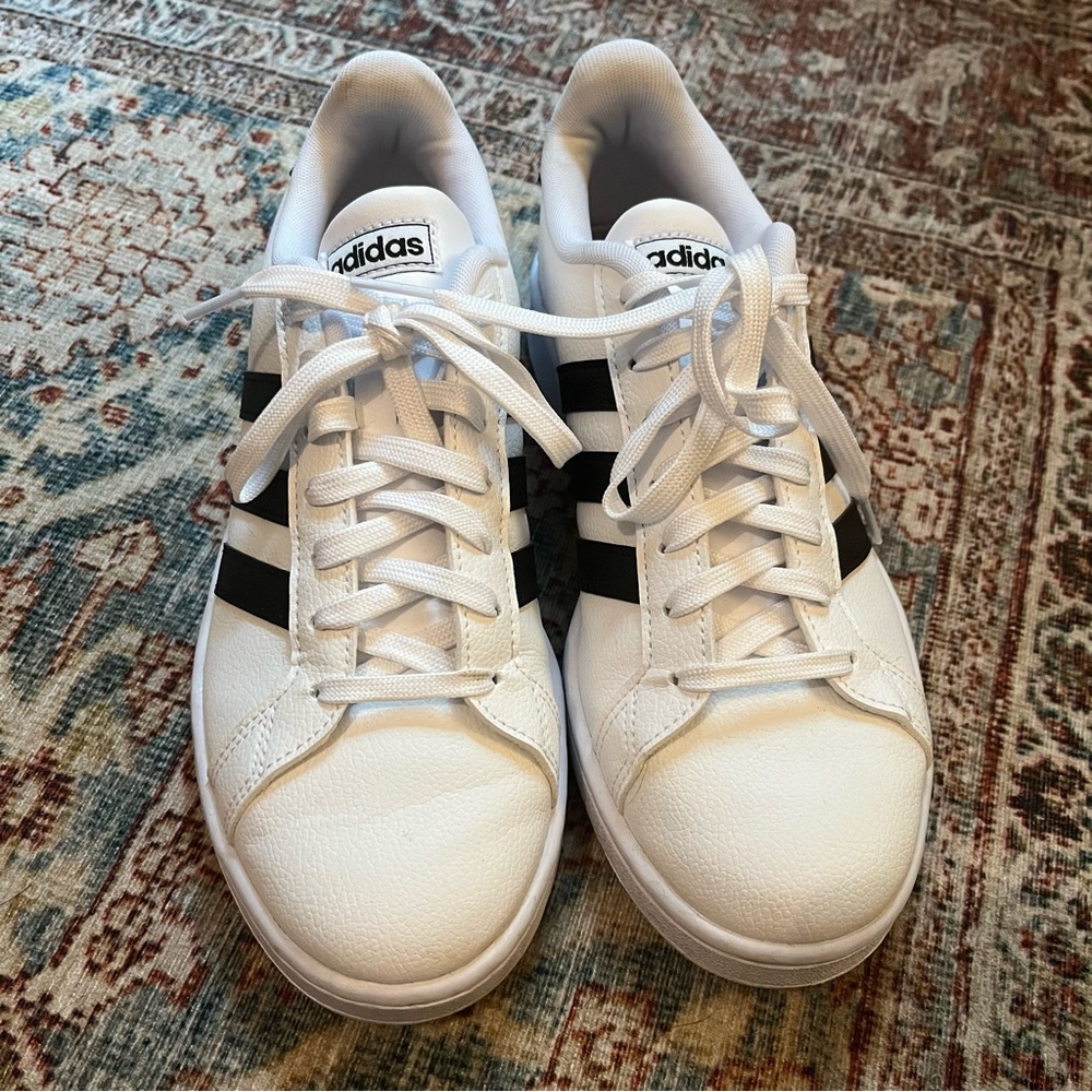 Grand court lace up sneaker